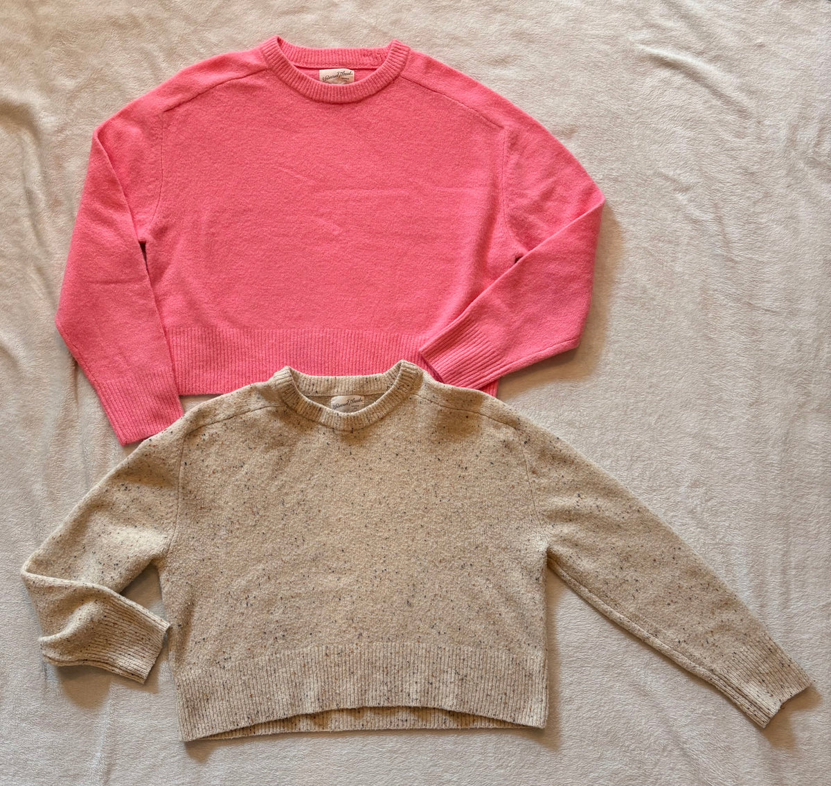 #102 - Universal Threads Womens size S wool sweaters