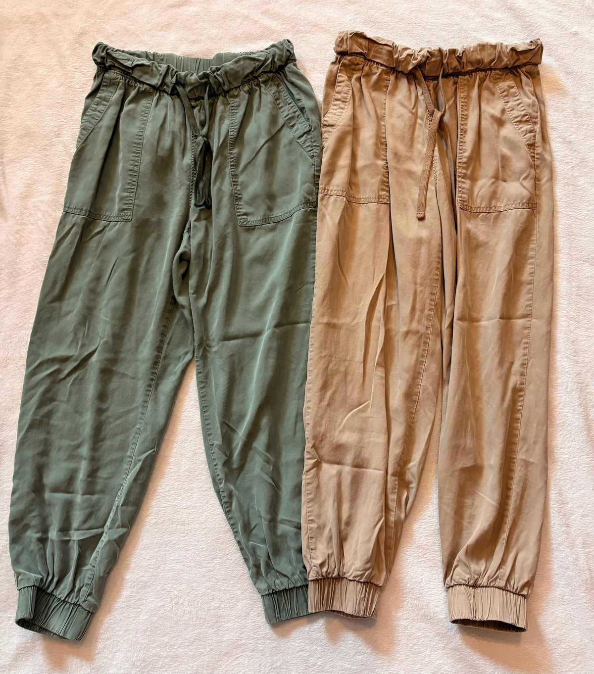 #102 - Universal Thread Women's size S cuffed pants x 2