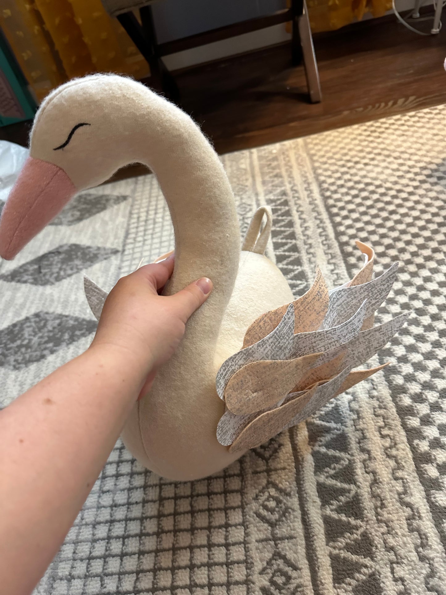 #162 Swan that hangs on wall