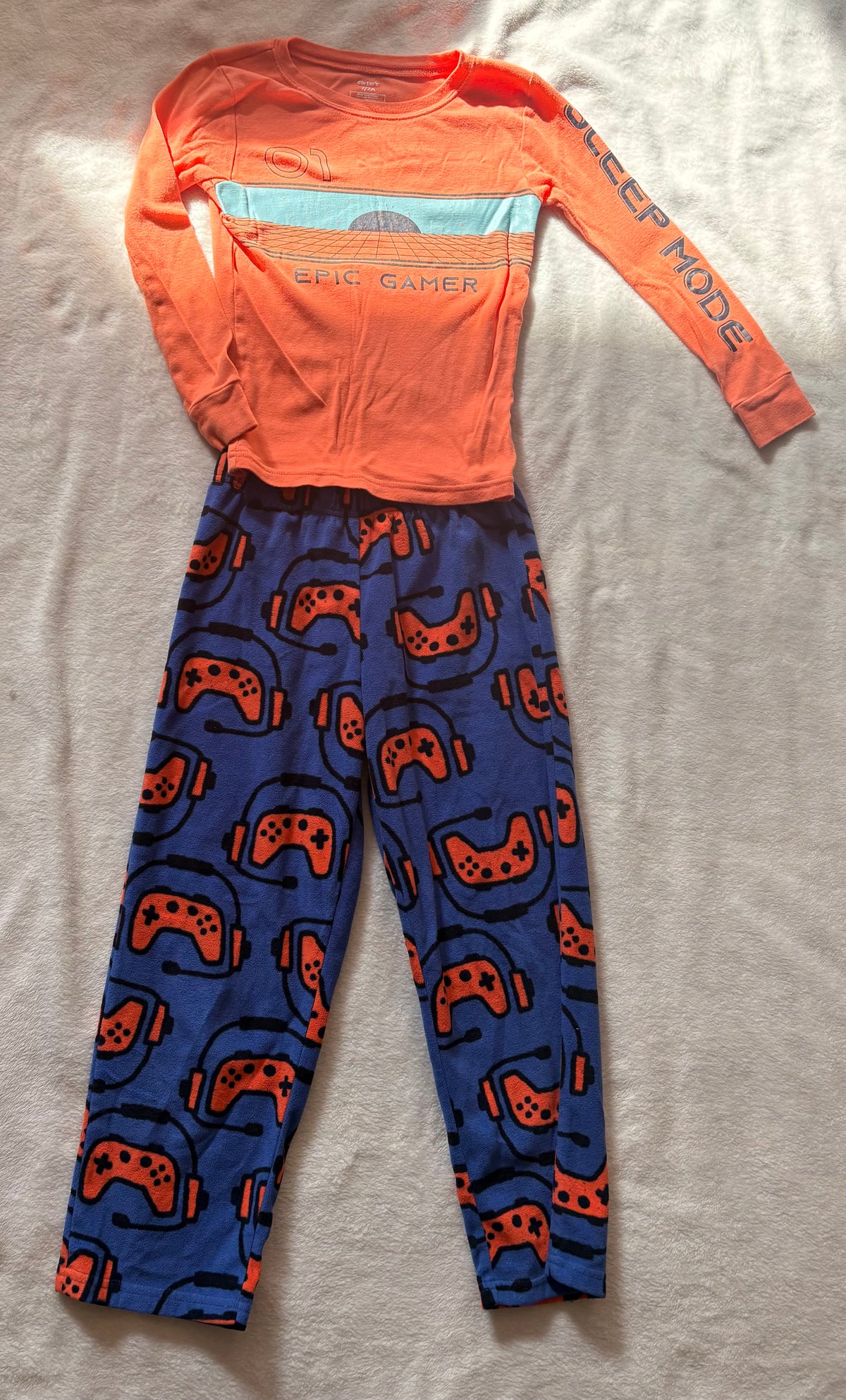#102 - Carter's boys size 7 long sleeve pajamas (fleece pants)