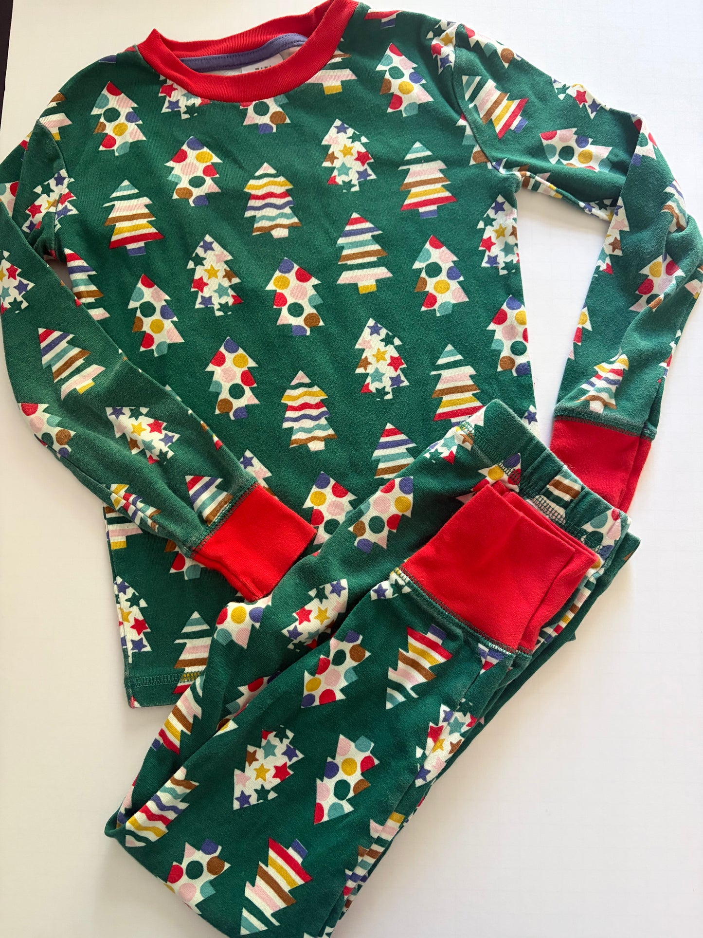 Seller #91 unisex size 7 MiniBoden Christmas tree pajamas EUC