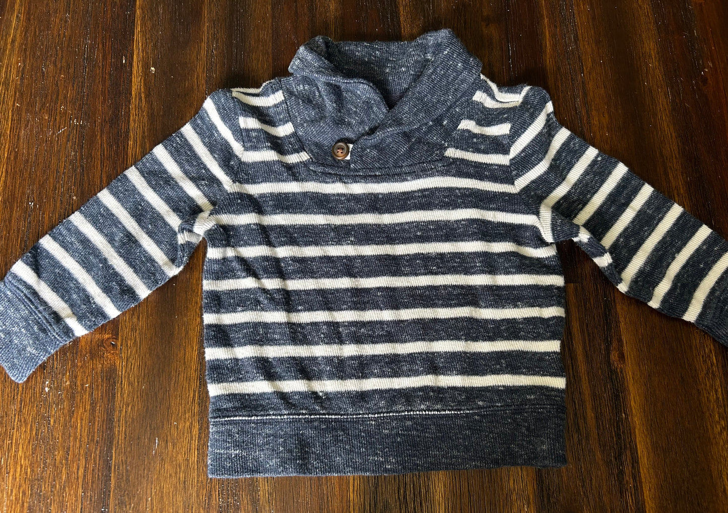 #102 - Carters boy size 8 long sleeve
