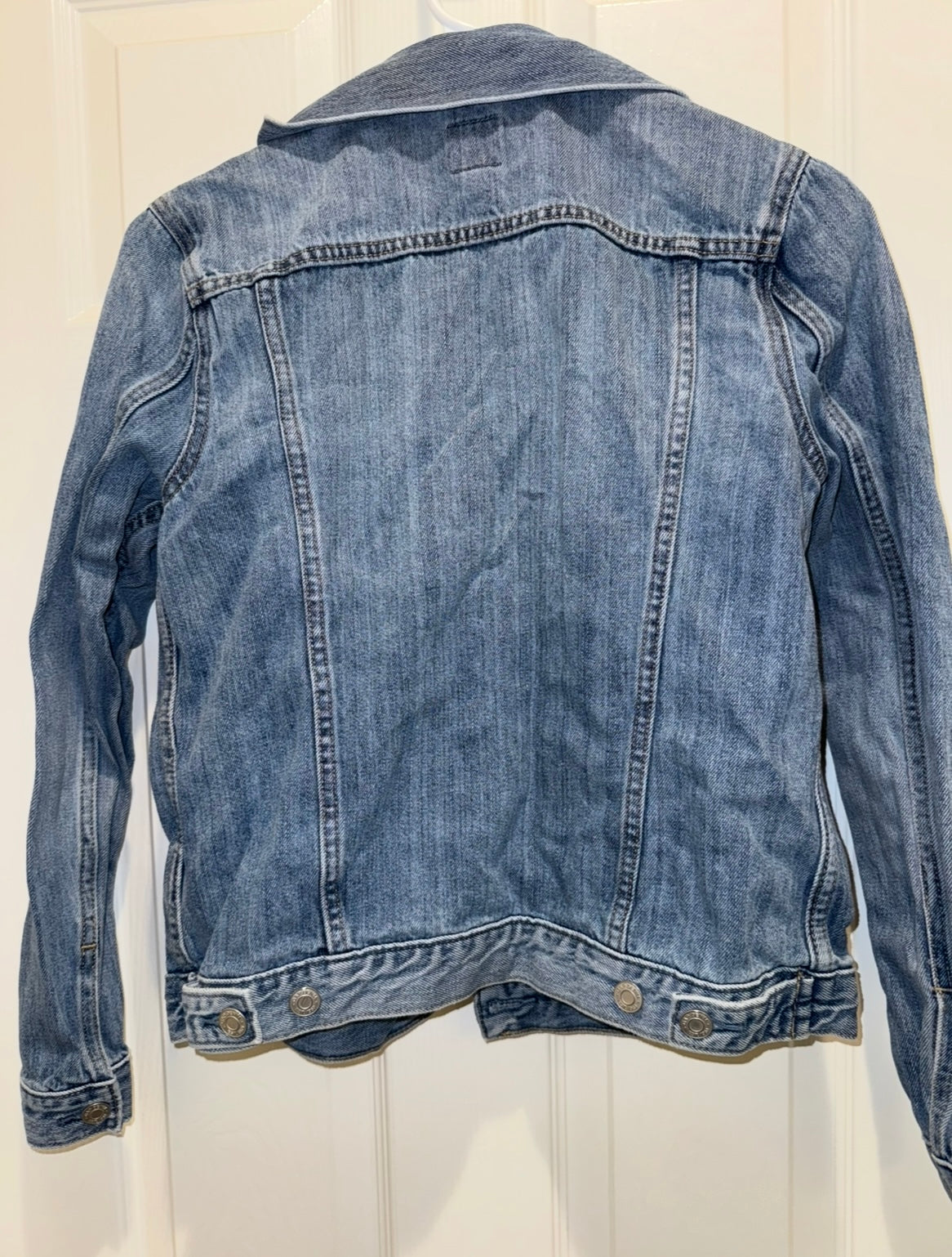#53 women’s Gap Jean jacket size S