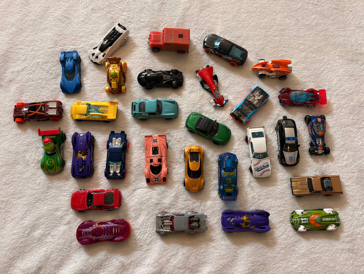 #102 - set of mini cars, multiple brands (including Hot Wheels)