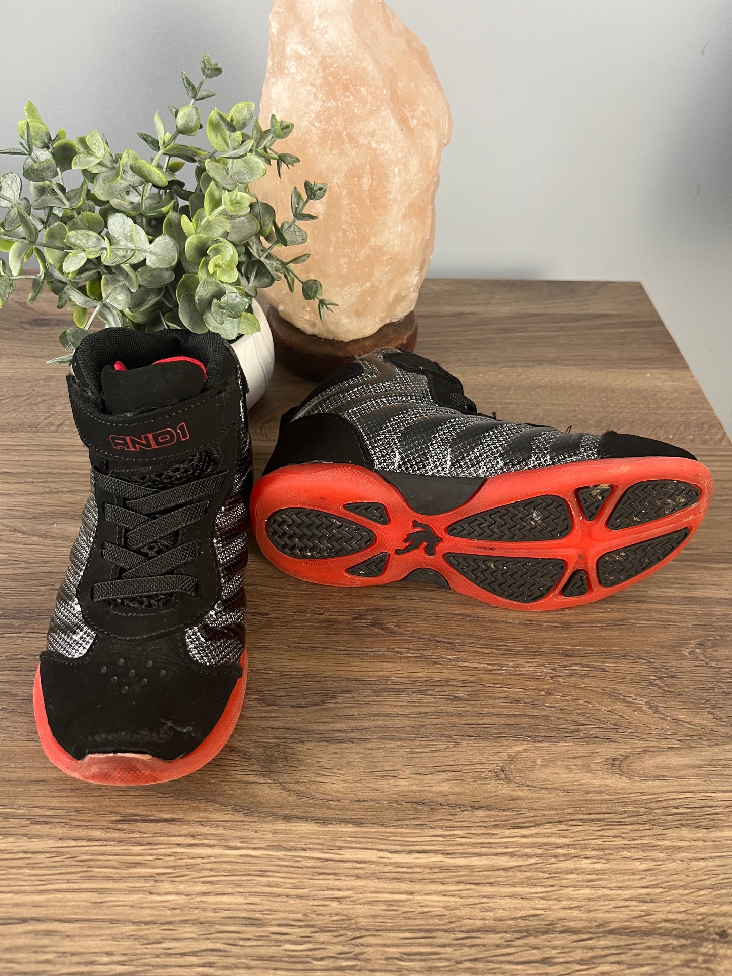 Seller #213 Boys size 11 And 1 Basketball Sneakers VGUC