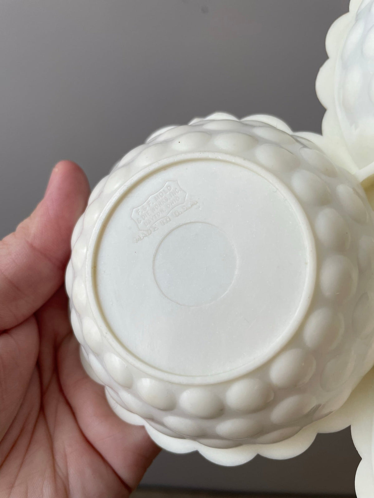 Seller #12 | VINTAGE F&F Die Works Dayton Ohio | Cream Bubble Plastic Set - 5 Pieces | VGUC