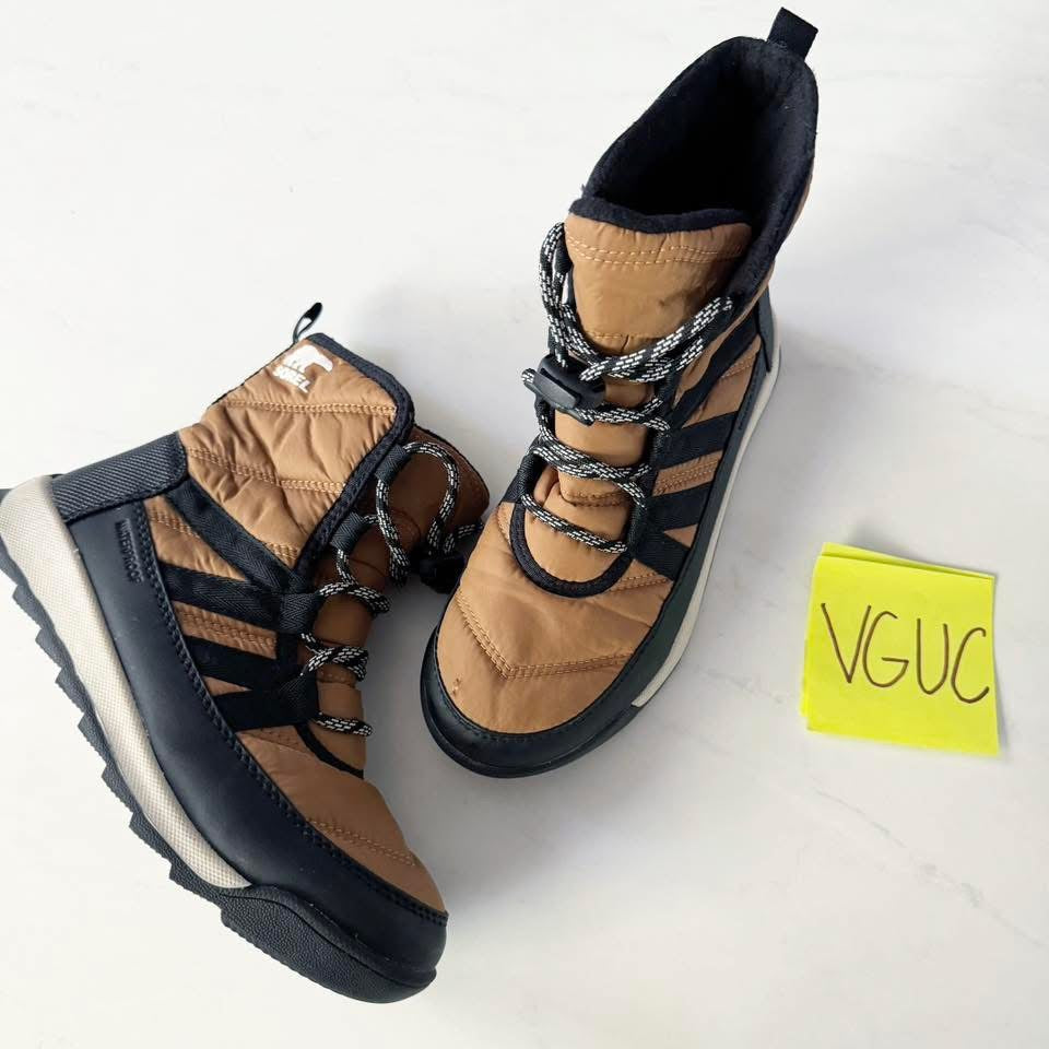 Seller 196- girls Sorel boots 4y