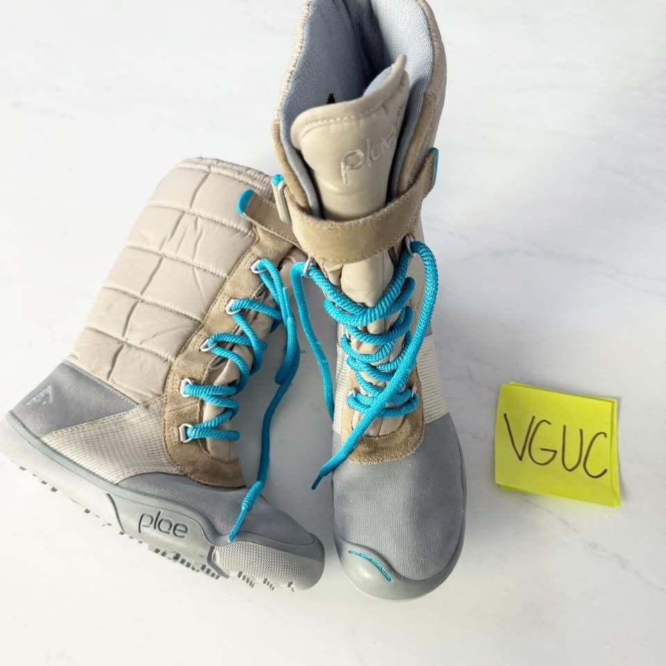 Seller 196 like new Plae waterproof insulated boots 1y