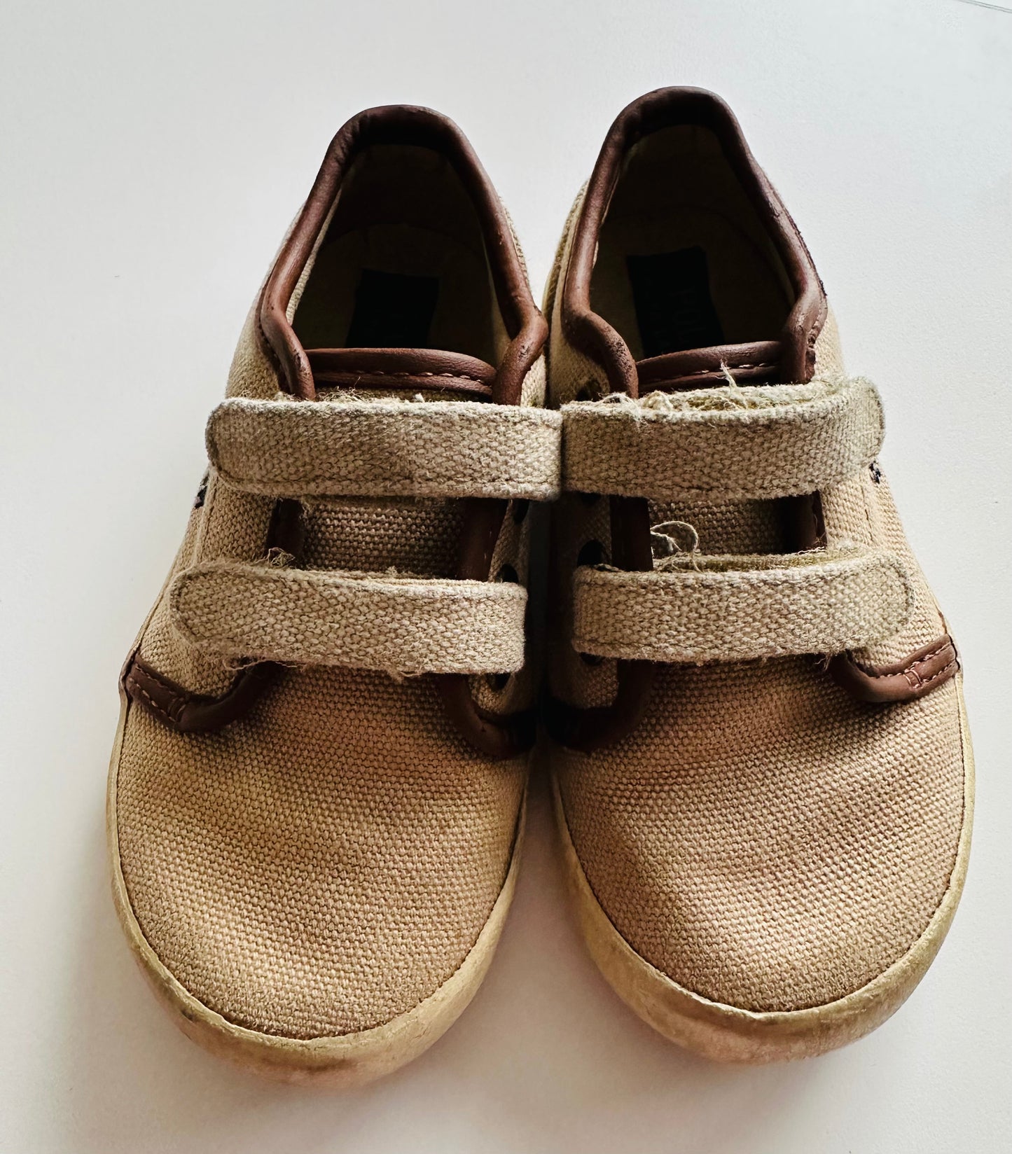 #130 Ralph Lauren Boys Sz 8 Canvas Shoes