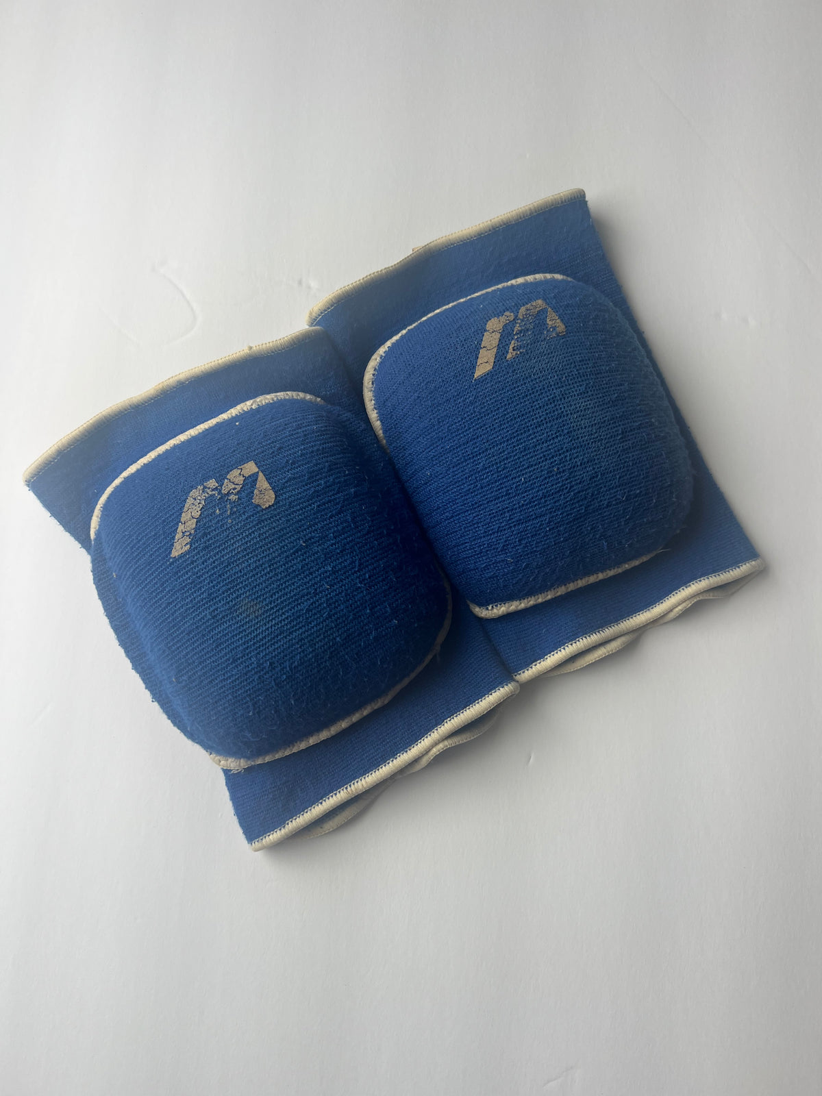 #180 blue volleyball knee pads