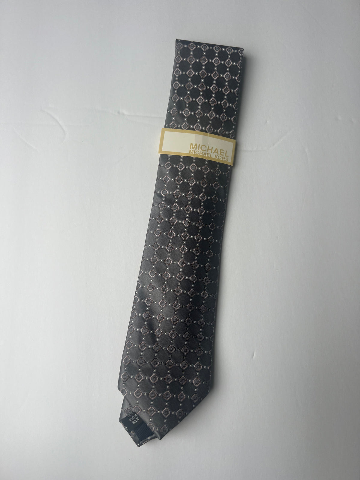 #180 NEW Michael Kors mens tie