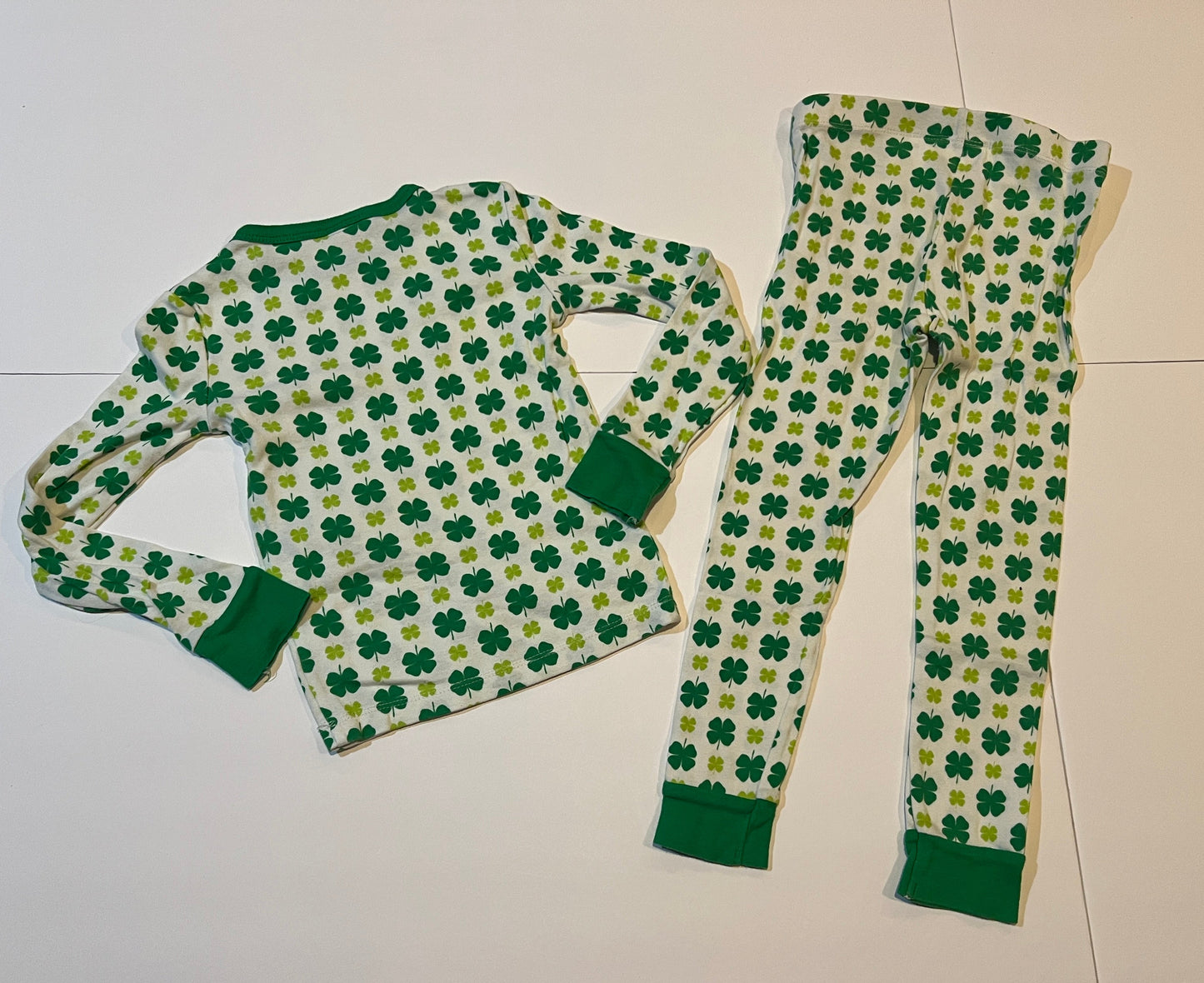 #180 Unisex (Girls/Boys) 4 Shamrock St. Patrick's Day Pajamas