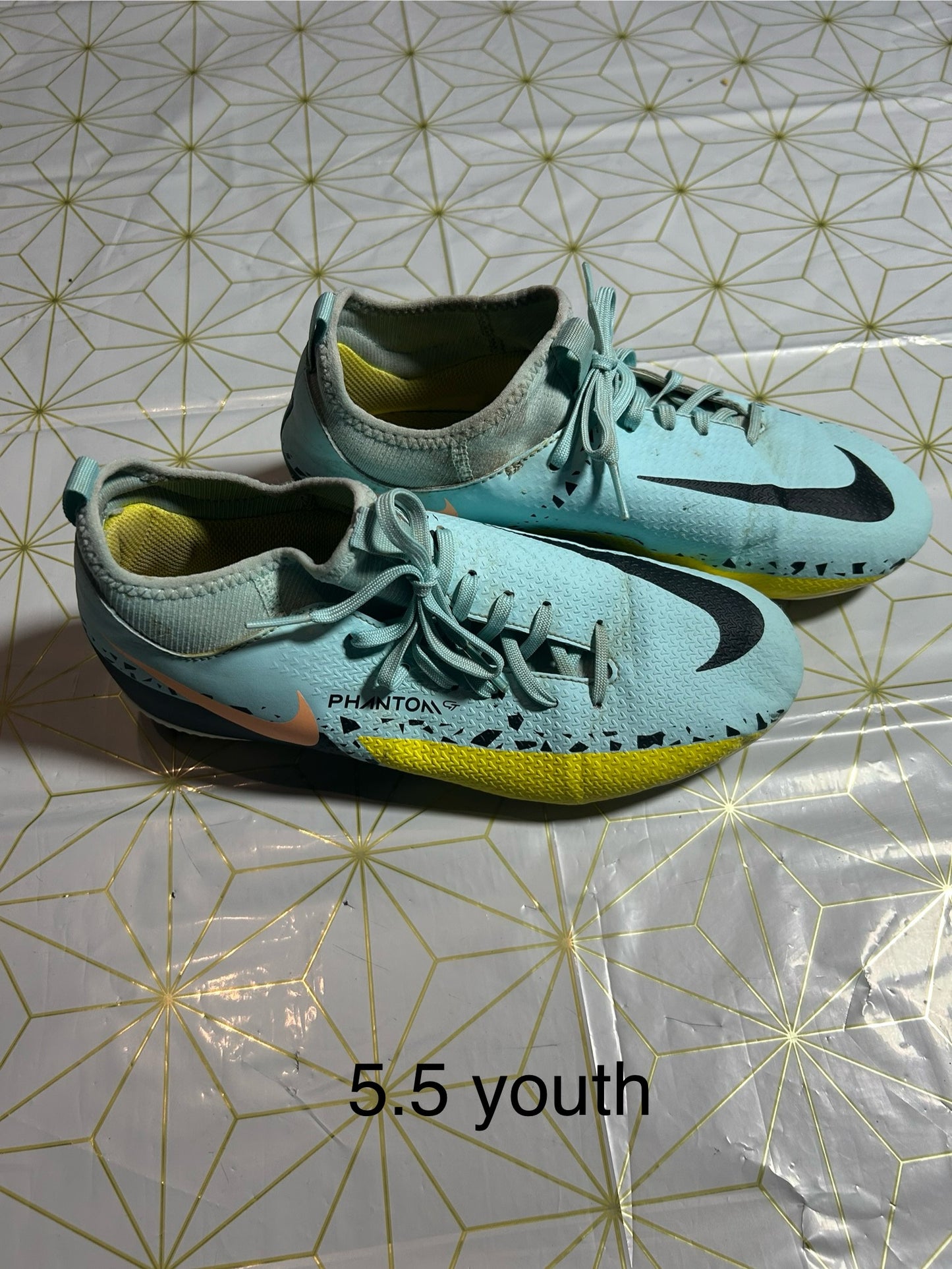 Seller #62 Nike phantom cleats youth 5.5