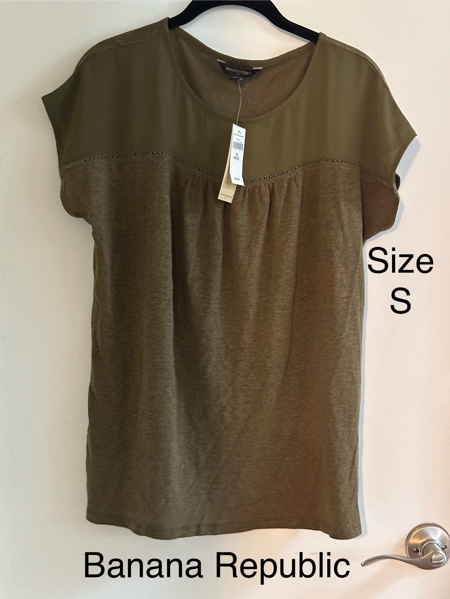 #94 NWT Banana Republic Olive Green Shirt - Women's S