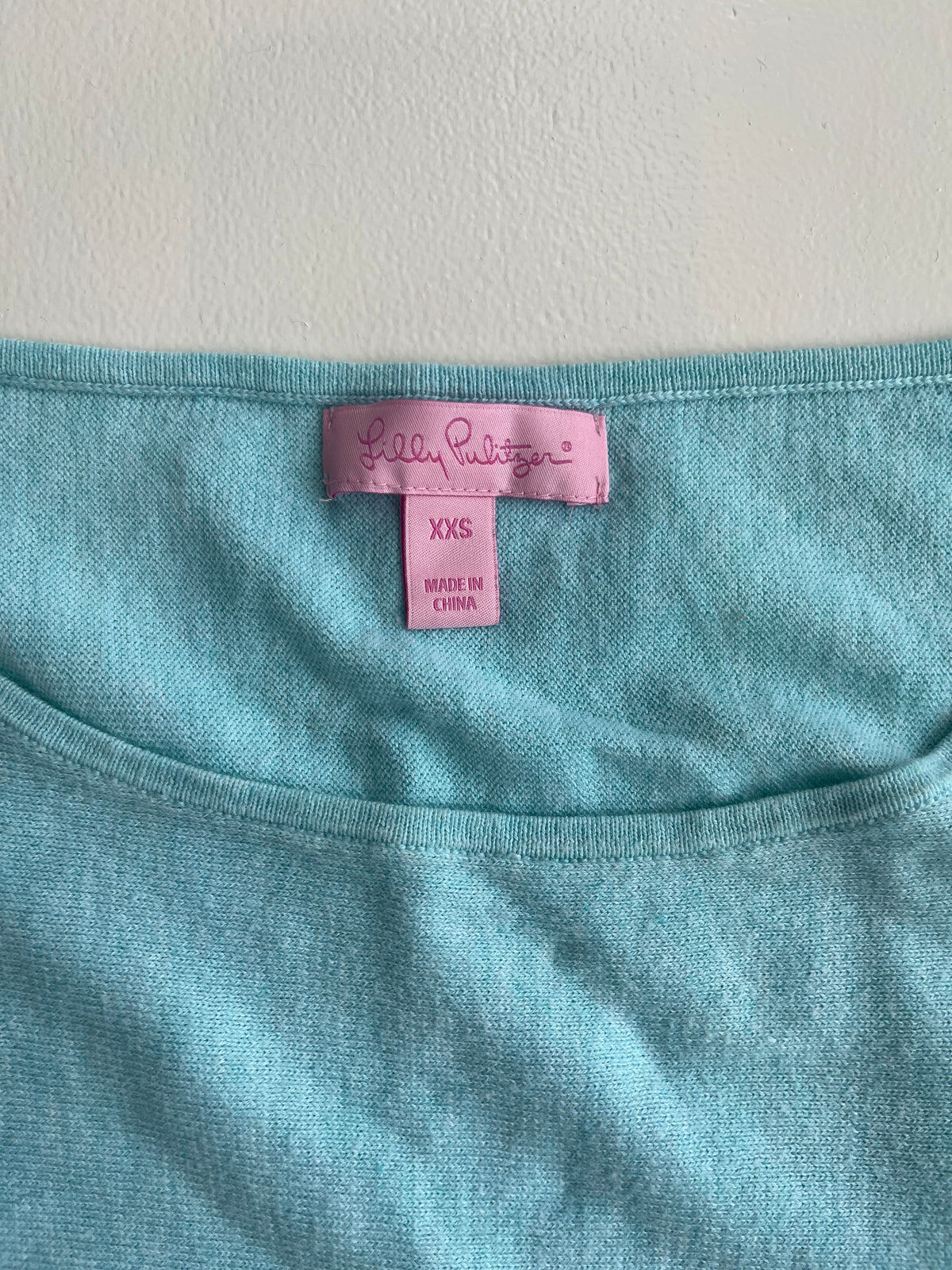 135 lilly Pulitzer Turquoise, XXS, 1/2 sleeve lightweight sweater material, loose fit, BNWOT
