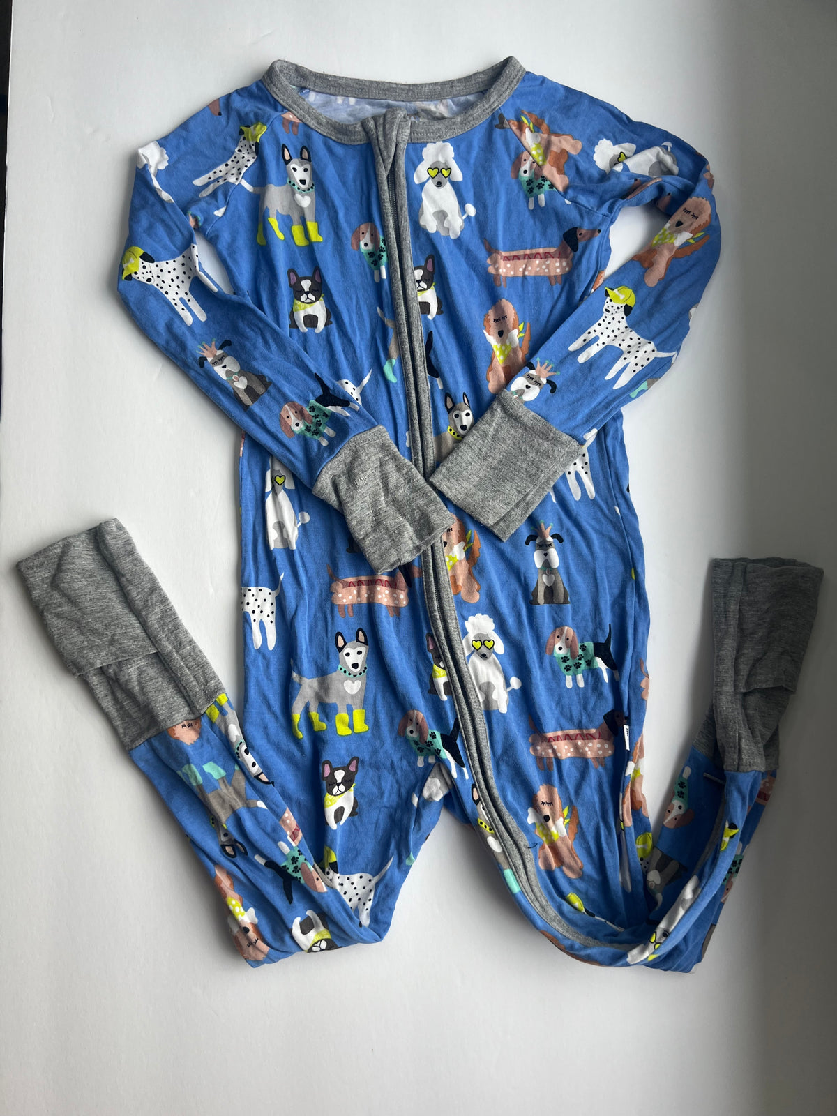 #180 Little Sleepies boy or girl size 2T puppy dogs zippy with hand and feet covers