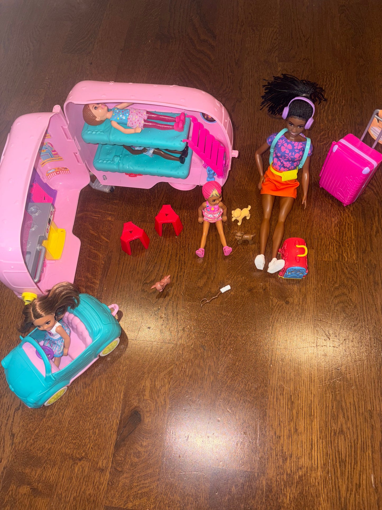 #182 Travel Barbie + Chelsea & friends camper set REDUCED