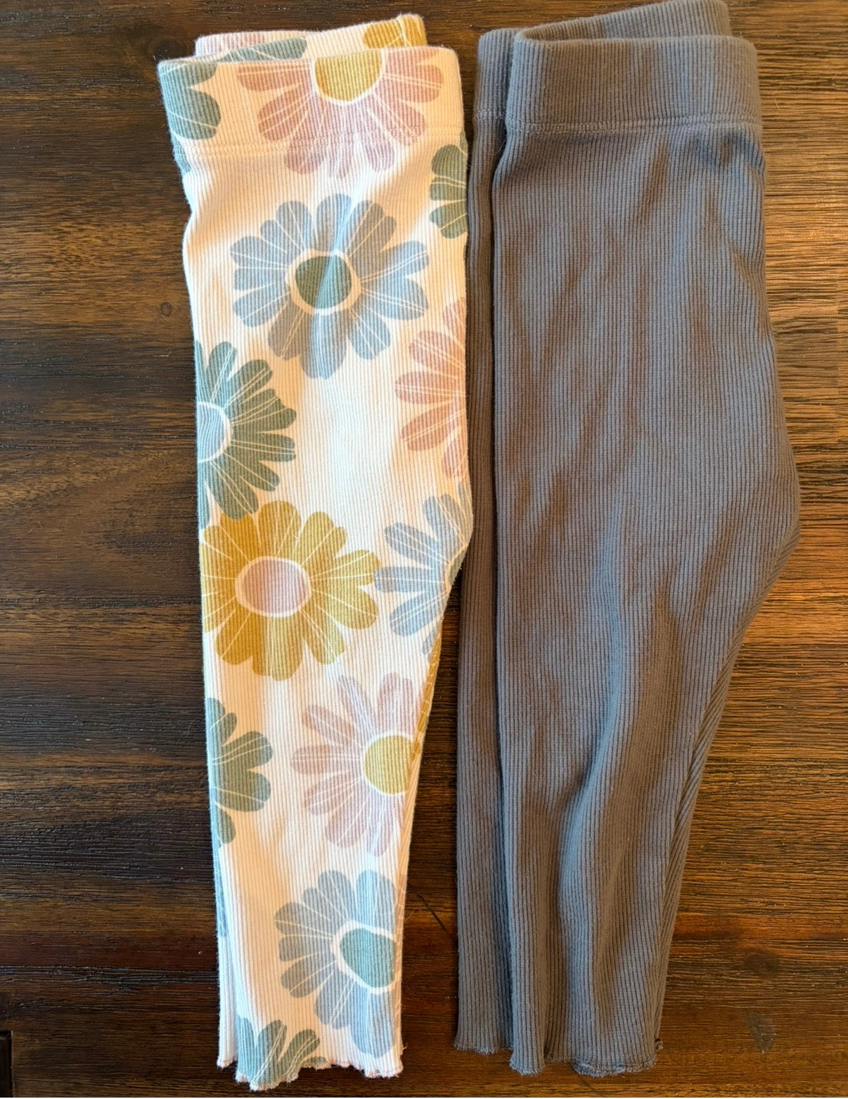 Seller 22 little co ribbed lettuce edge leggings 2t