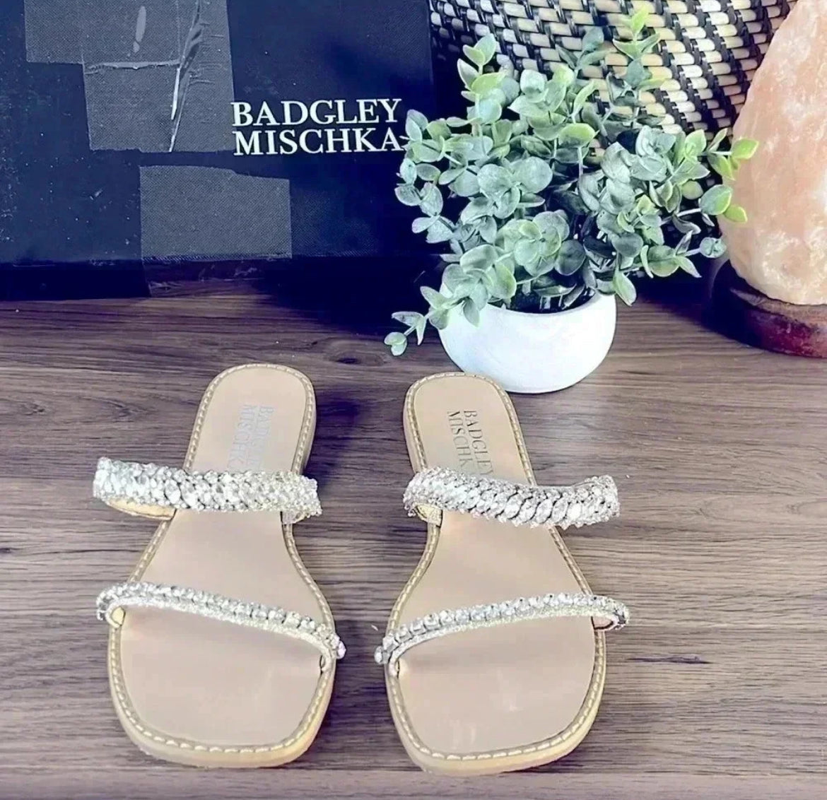 Seller#213 NIB Size 6.5 Badgley Mischka Thina Flat Jeweled Sandal
