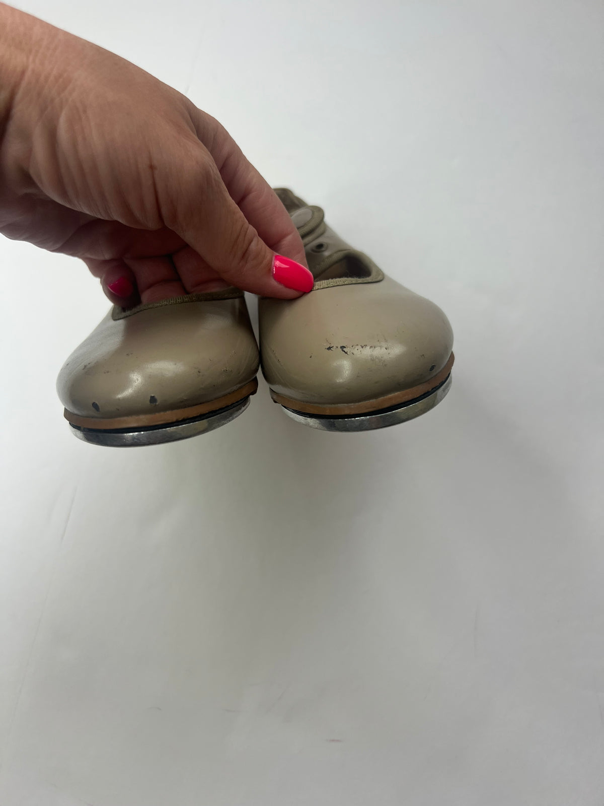 #180 girls size 11 nude tap shoes