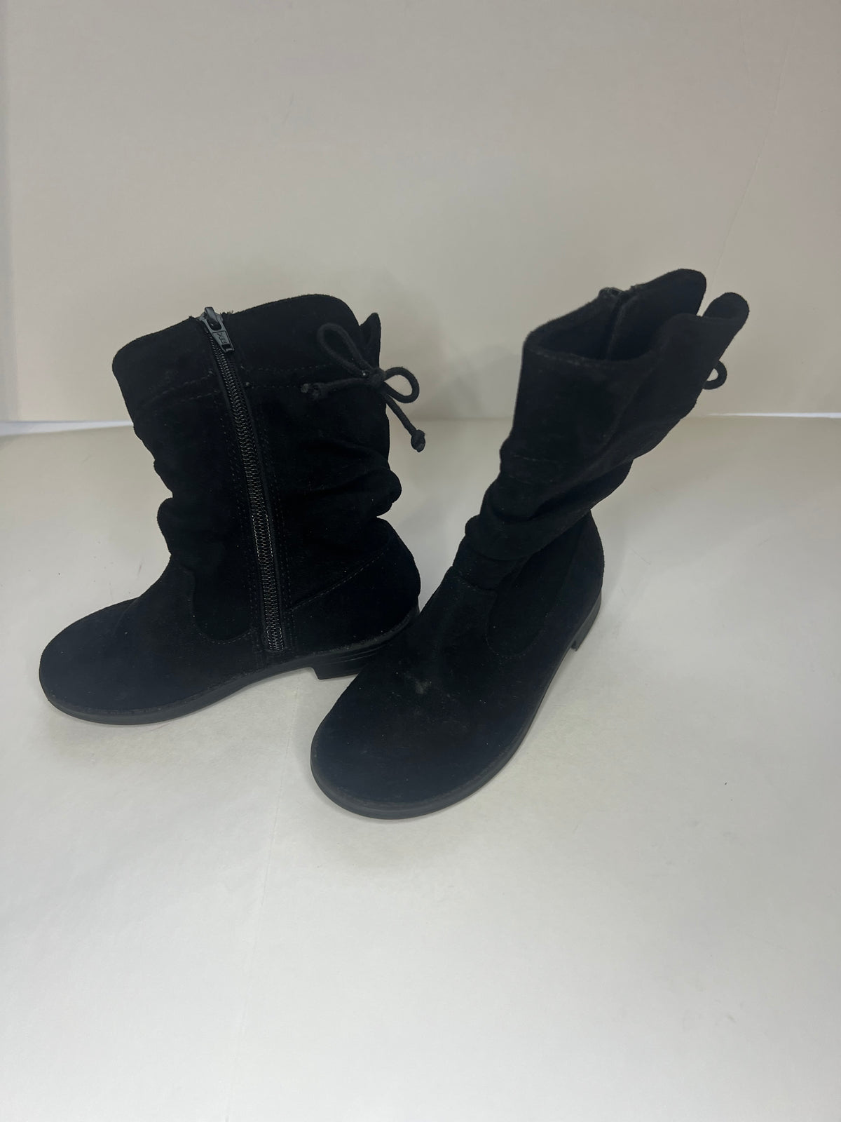 #180 Place girls size 9c black sued boots