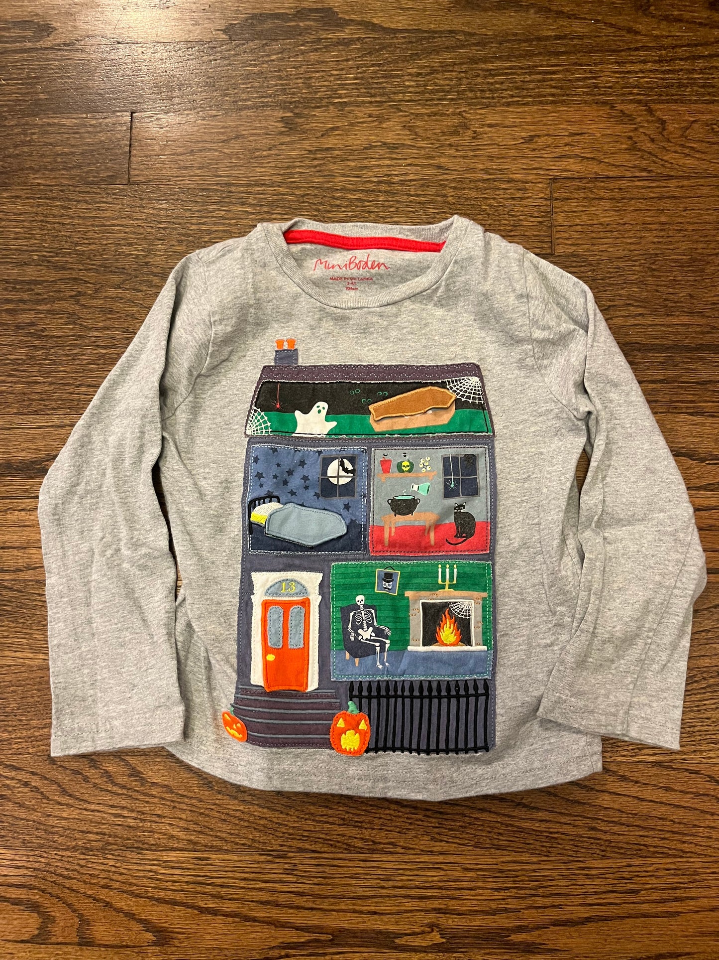 #67 REDUCED Boden Lift the flap haunted house Halloween Shirt 3/4
