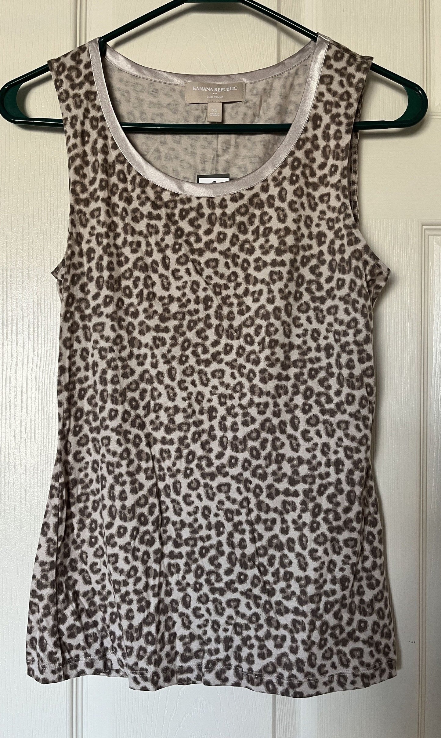 #124 NWT Banana Republic Animal Print Sleeveless Shirt Women's XS
