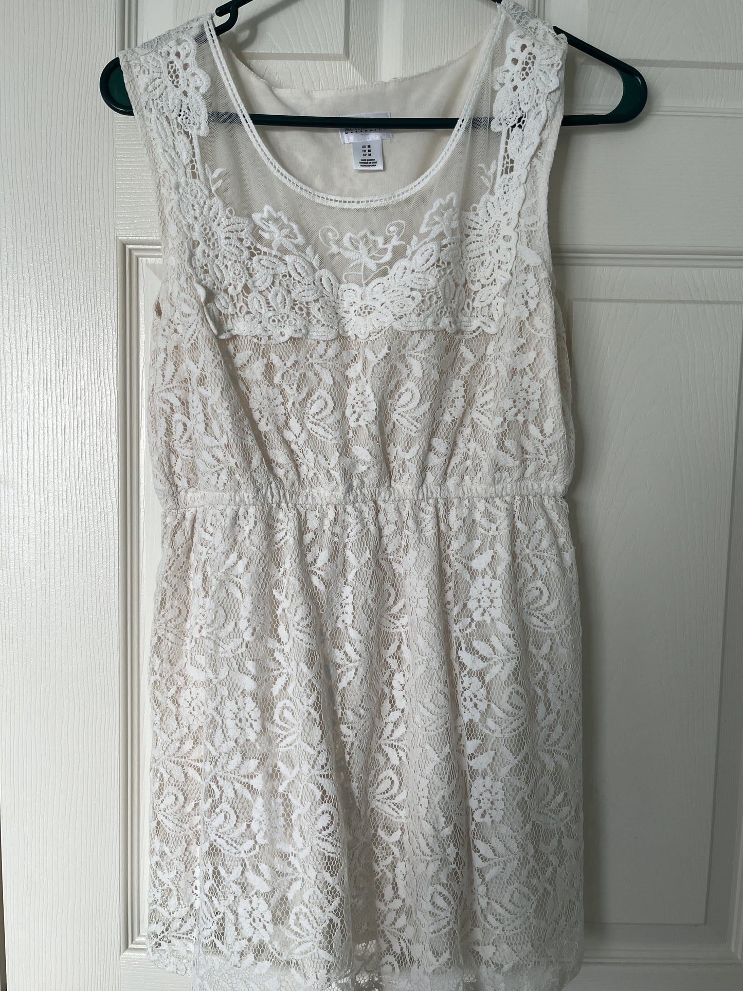 #124 Cream Lace Overlay Sleeveless Shirt Maternity Size M