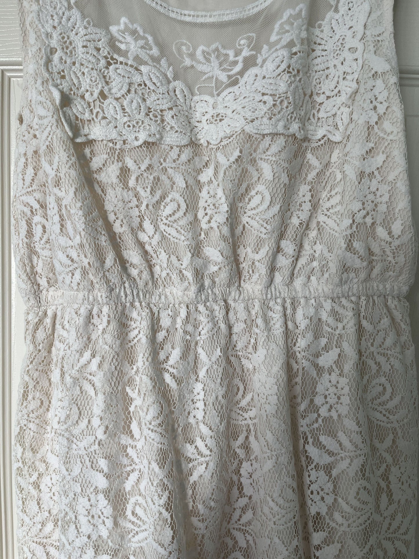 #124 Cream Lace Overlay Sleeveless Shirt Maternity Size M