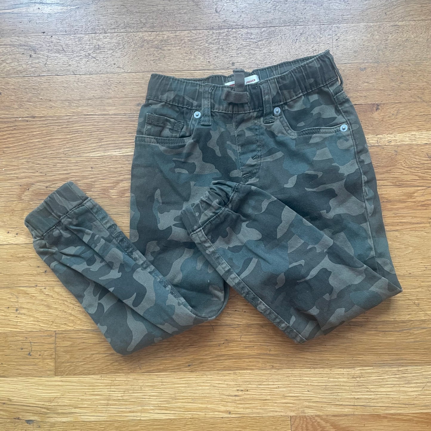 #116 boys Levi’s camo joggers pants 5
