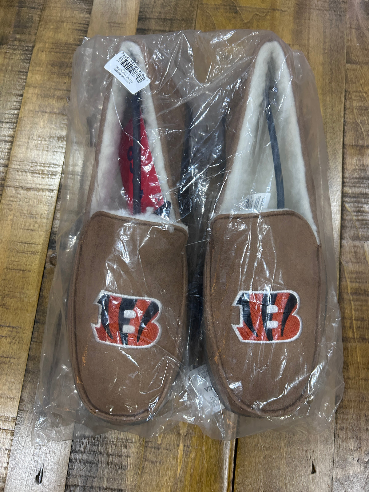 Seller #5 - Mens Bengals Slippers L 11/12 - Brand New