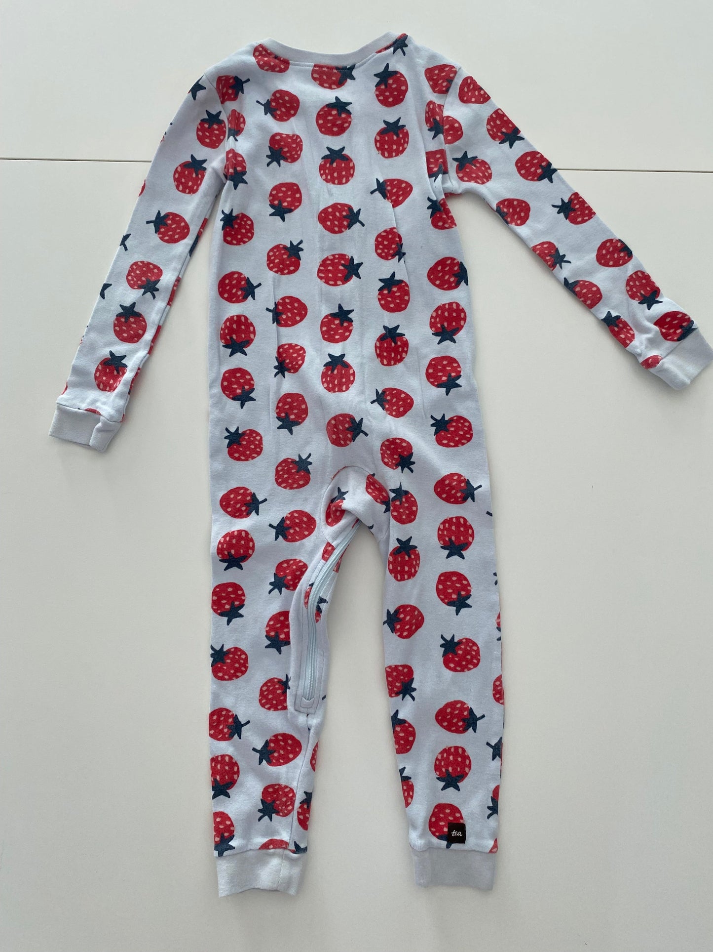 #117, Girls 3T, Tea Strawberry Footless Pajamas, VGUC,*Reduced*