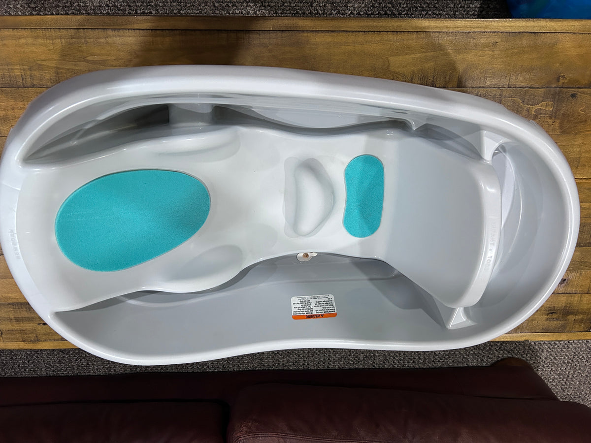 Seller #5 - Newborn to Toddler Bath Tub with Infant Sling