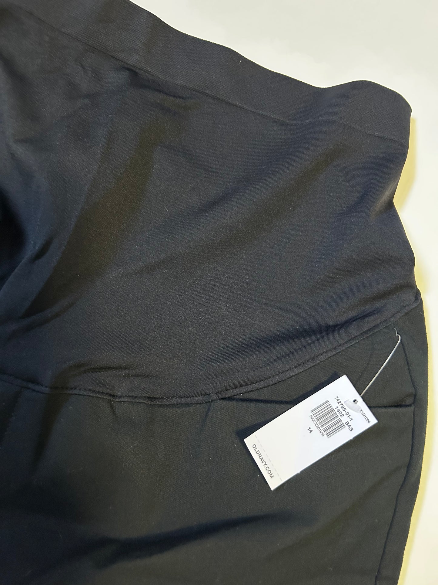 Seller #21 size 14 Old Navy maternity pixie pants