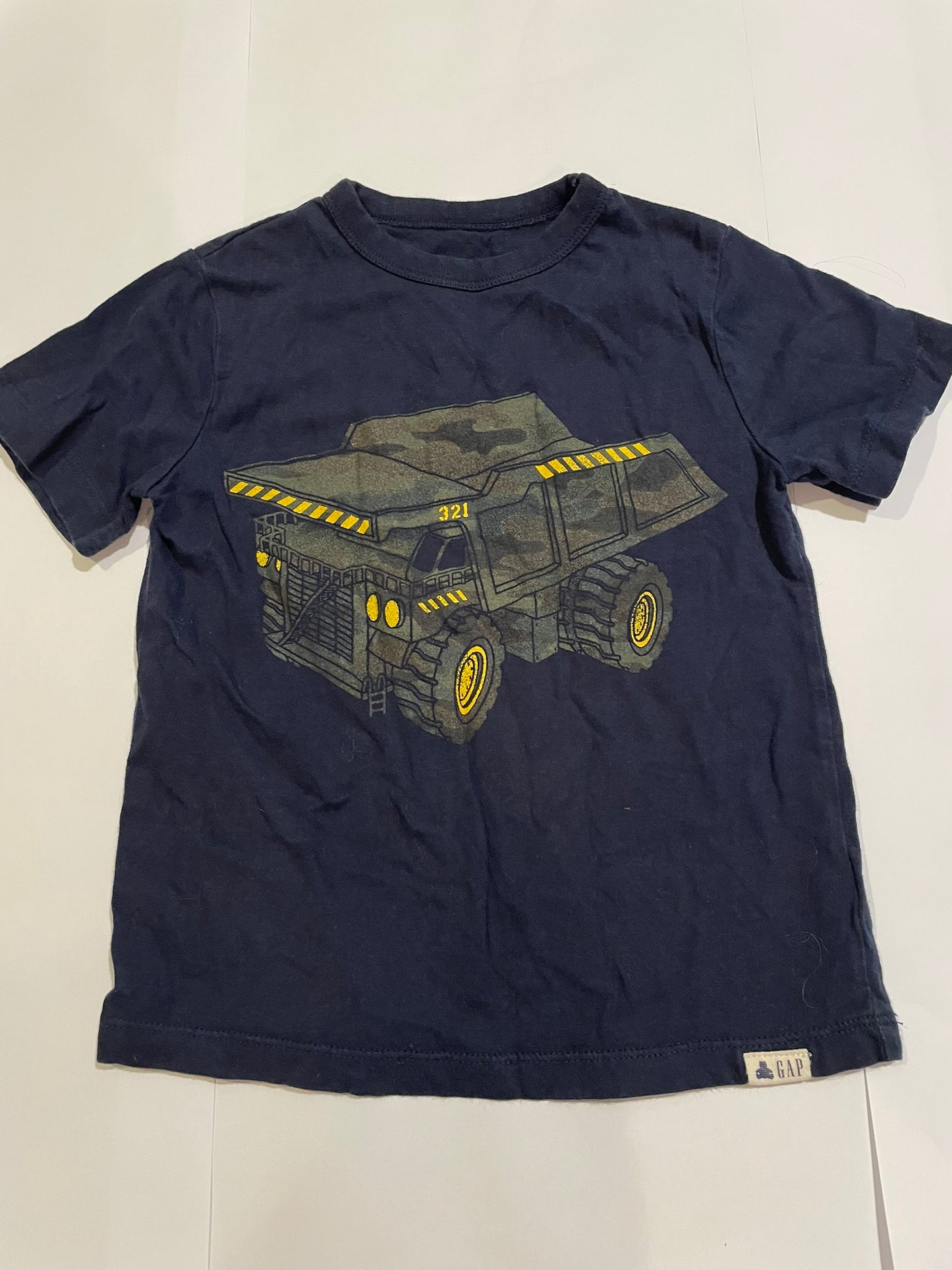 #126 Boys Gap Navy Tanker Shirt 5T GUC