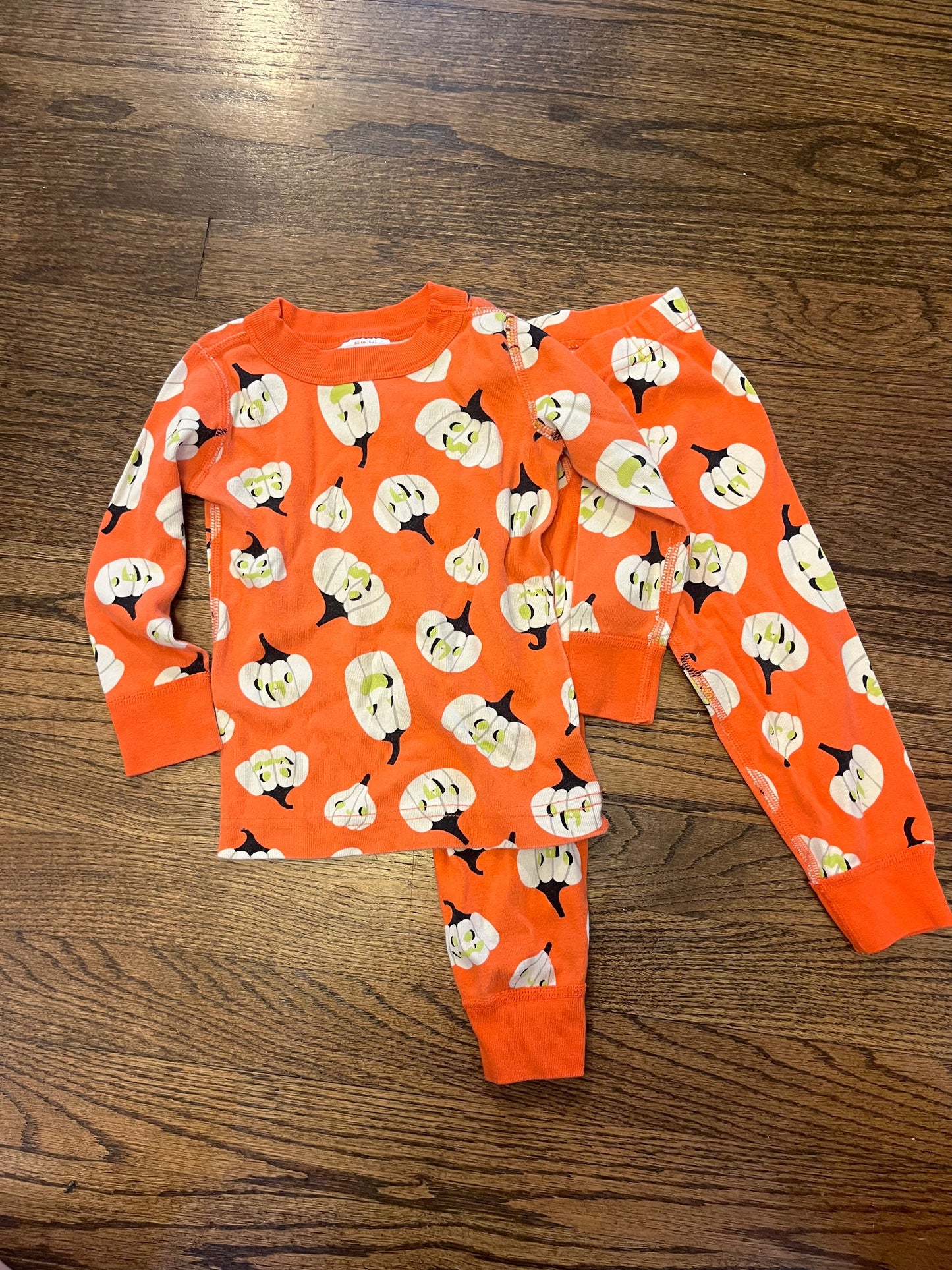 #67 REDUCED Hanna Andersson Orange Jack-O-Lantern Halloween Pajamas 2T