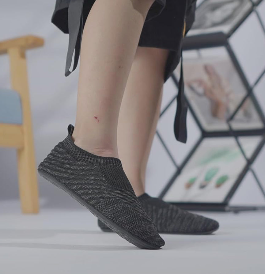 Seller #213 Size 8.5/9 Toddler Black Indoor No Slip Slipper EUC