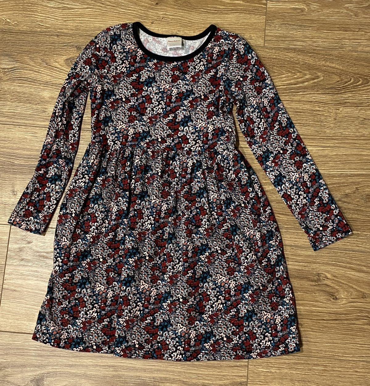 Seller #100 Girls Size 6/7 Hanna Anderson Winter Floral Dress