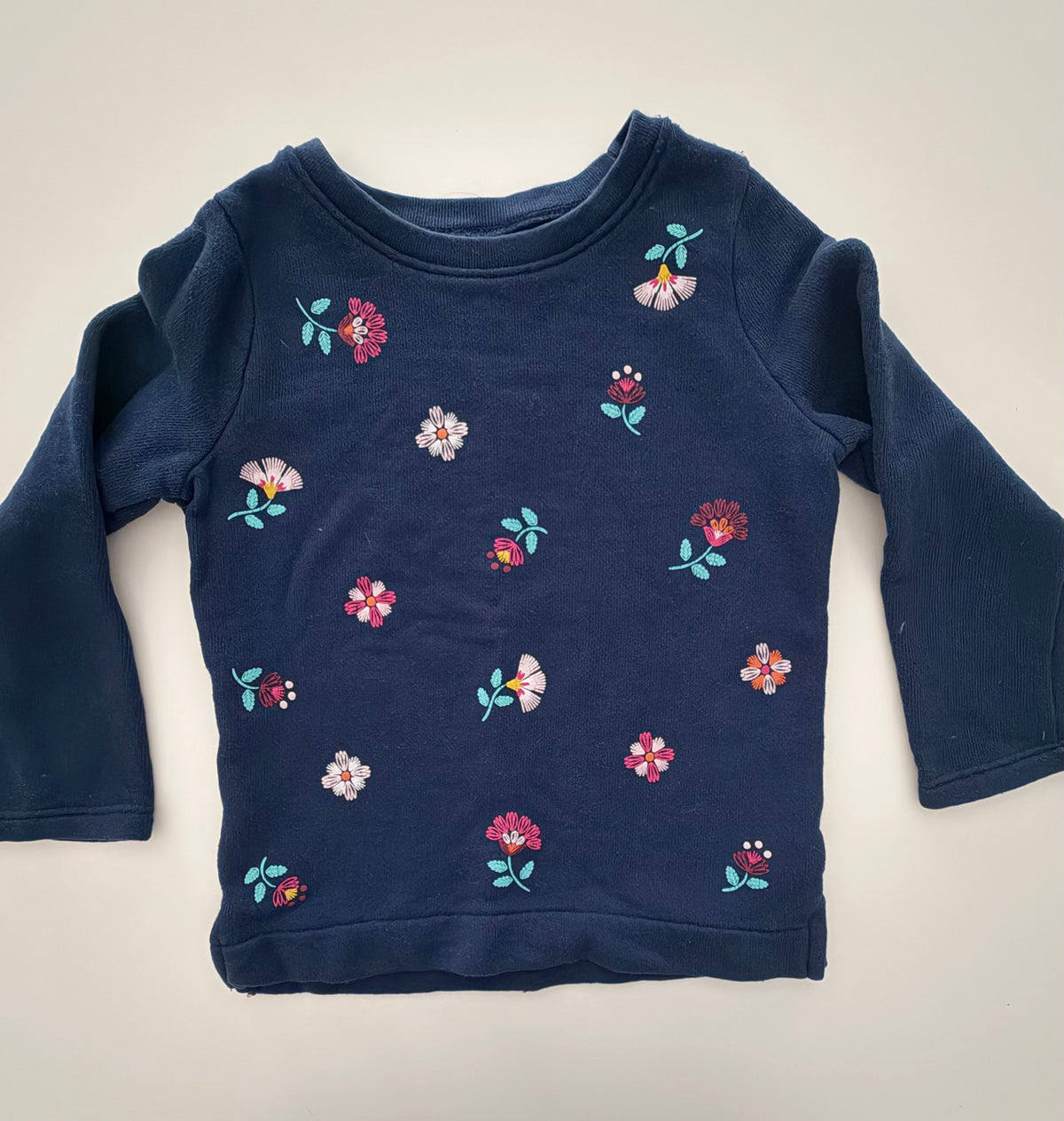 #117, Girls 5, Carter’s navy flower sweater, GUC