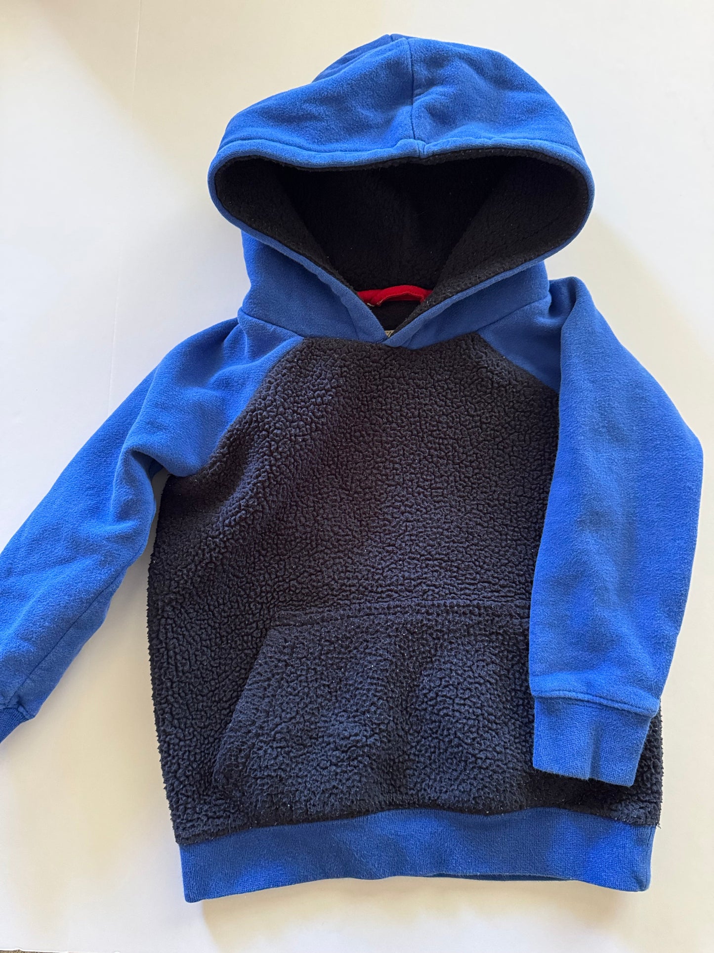 REDUCED #92 Boys 2/3 t Boden navy blue thick fleece hooded sweatshirt front pocket