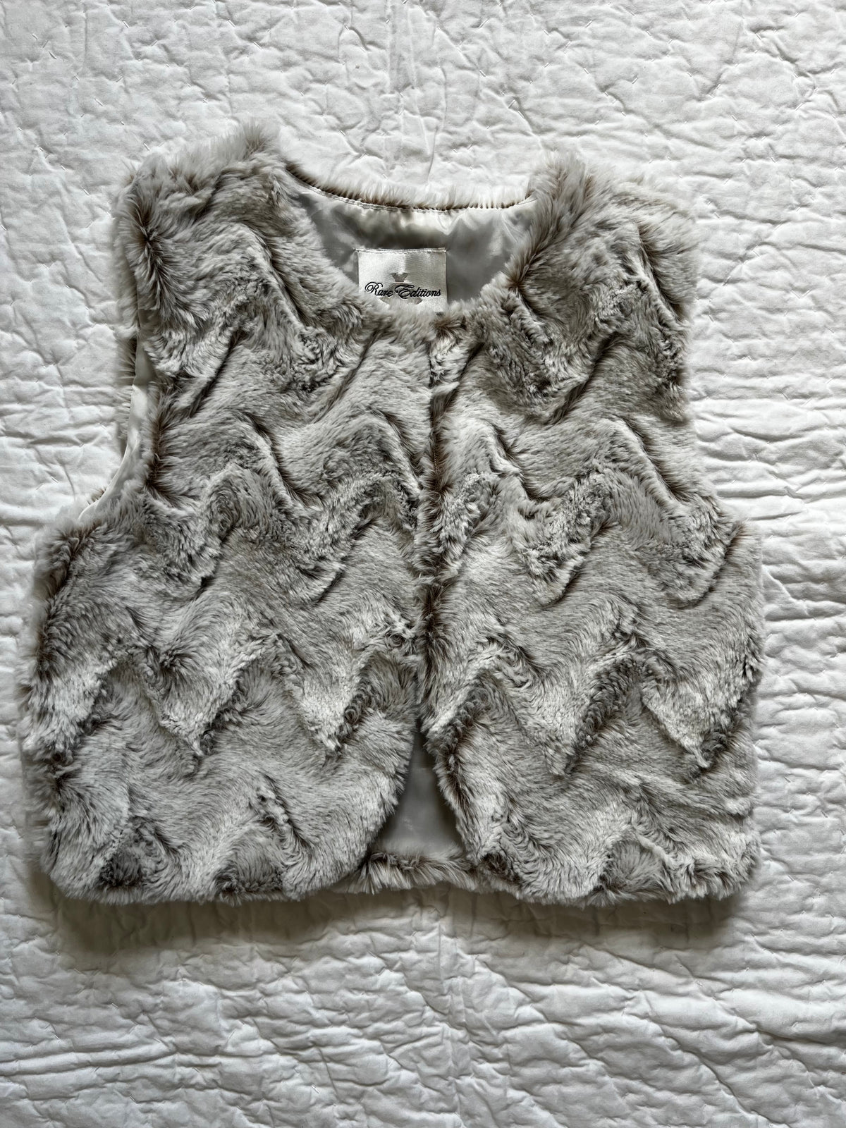 Seller #165 Girls Rare Editions Green Dress & Faux Fur Vest Size 10