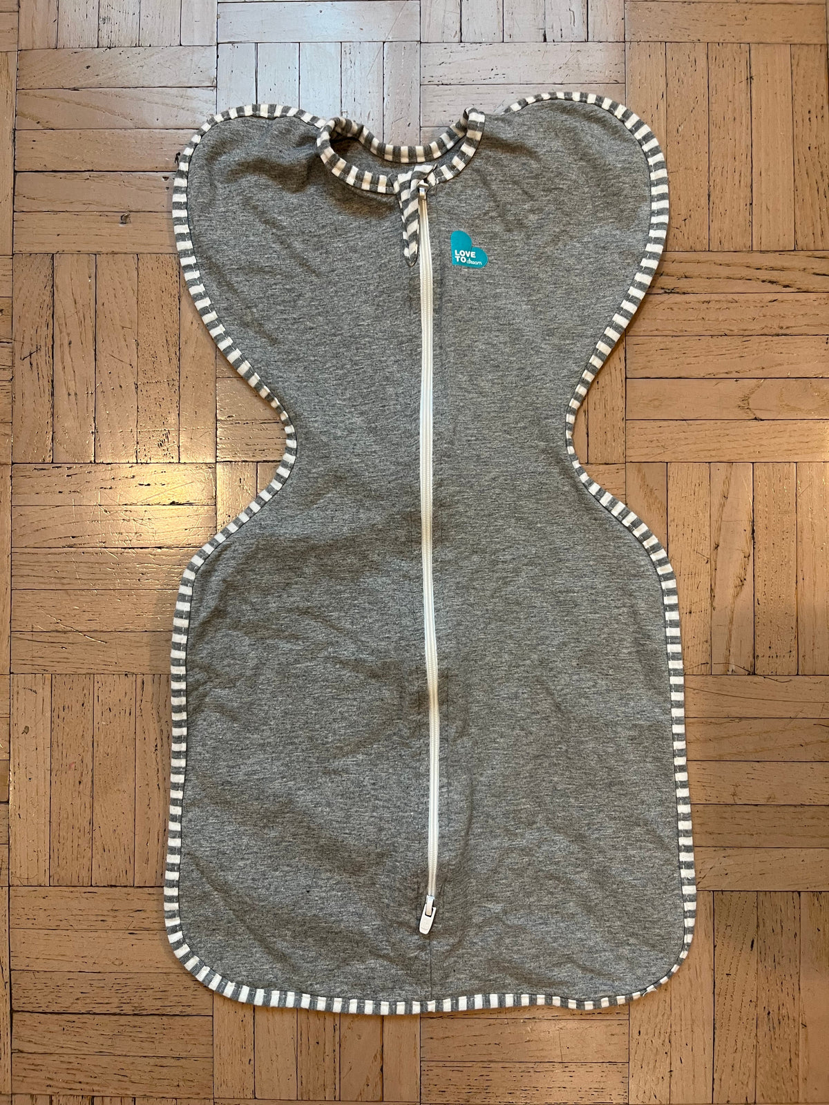 #195 EUC Love to Dream Swaddle Up Sleep Sack, size small