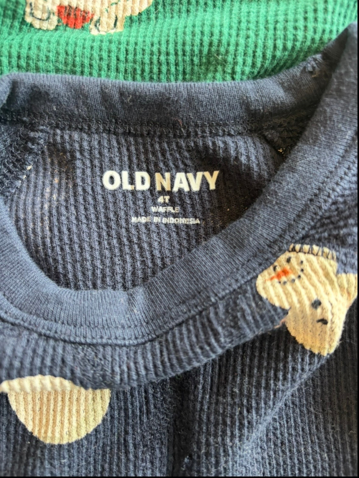 #44 Old Navy Boy's holiday thermal shirts size 4T