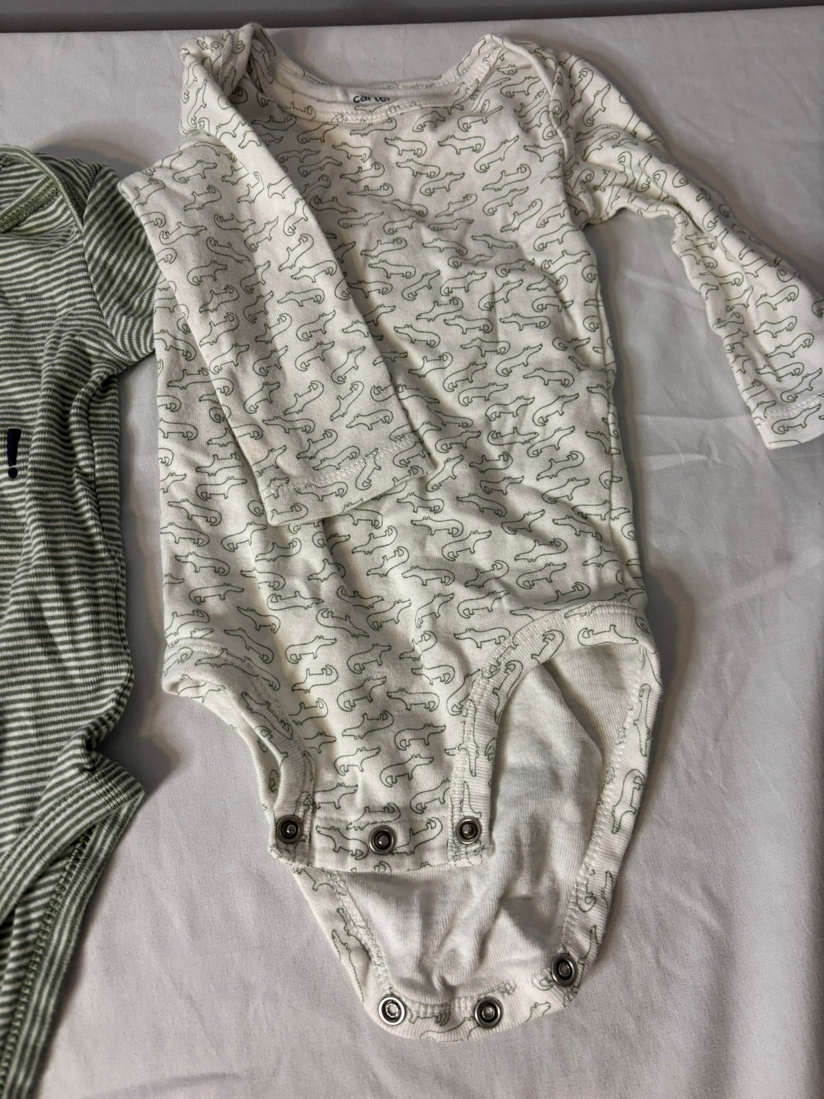 #90: 2-Piece Carters Baby Bodysuit Set (Alligator Theme) – Size 9 Months