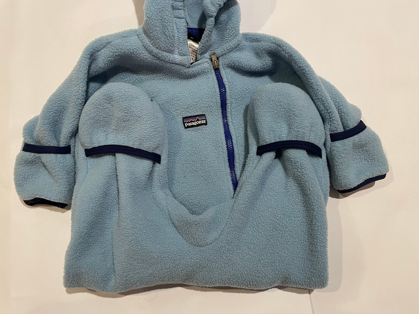 #126 Patagonia 6M Blue Winter Bunting GUC