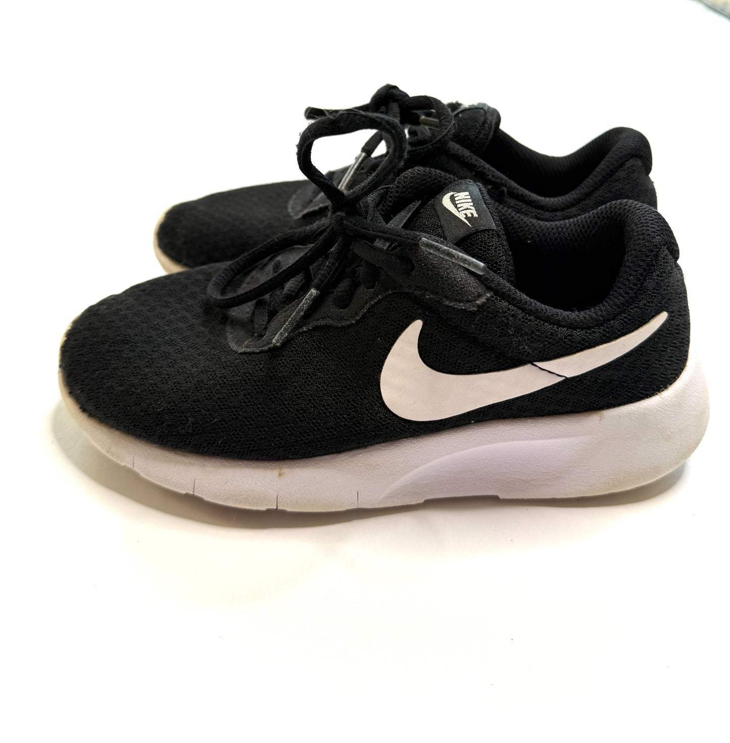 Seller 89 Girls Black Nike Size 1Y GUC