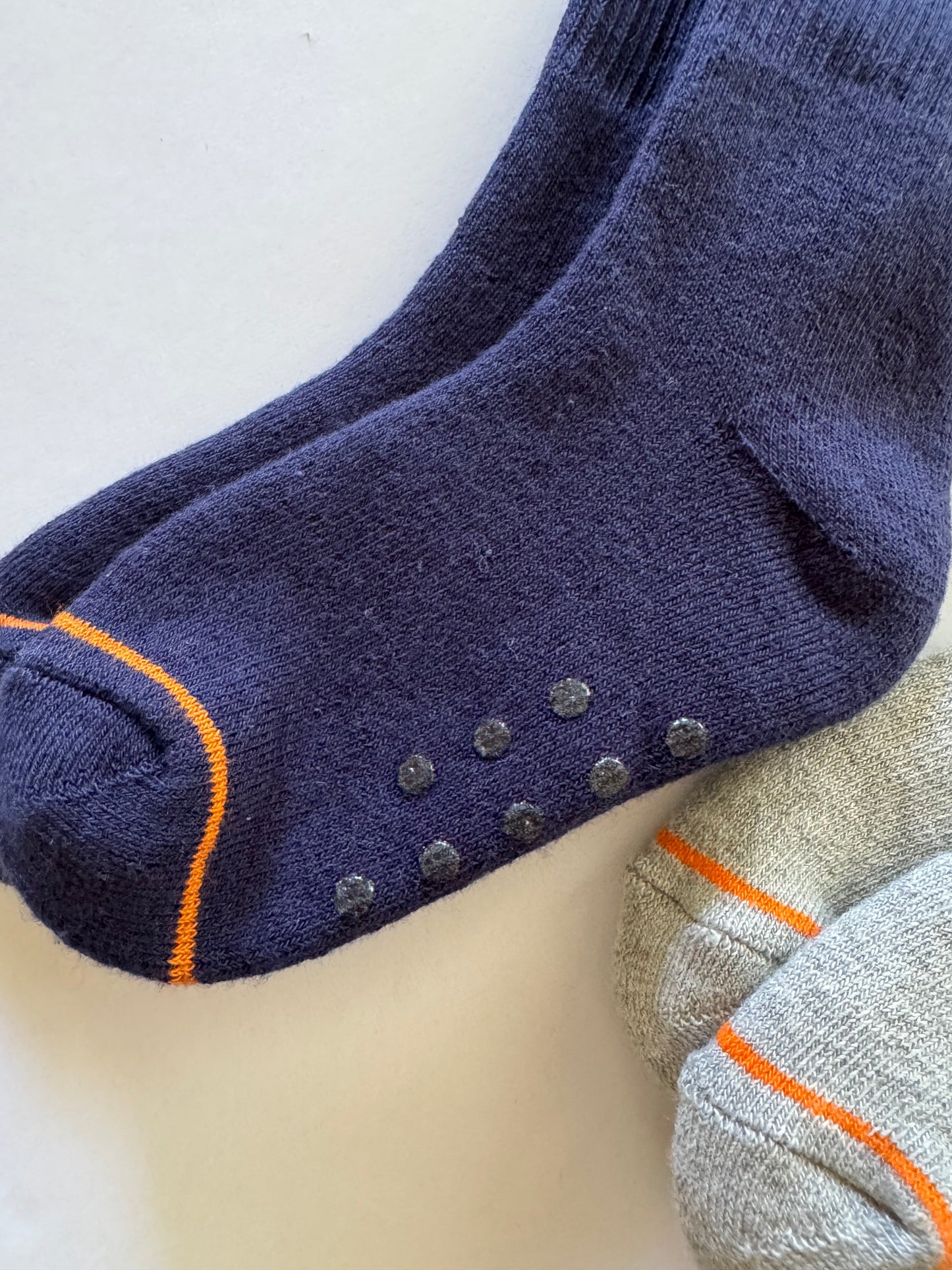 REDUCED #92 boys 2 t NEW Gymboree sock set of 3 grippers on bottom