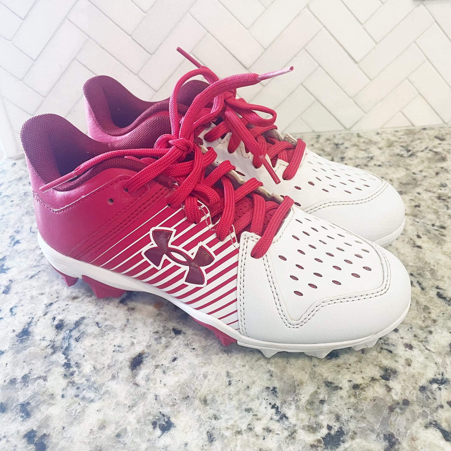#118 | Size 3 | Under Armor Boys Baseball Cleats