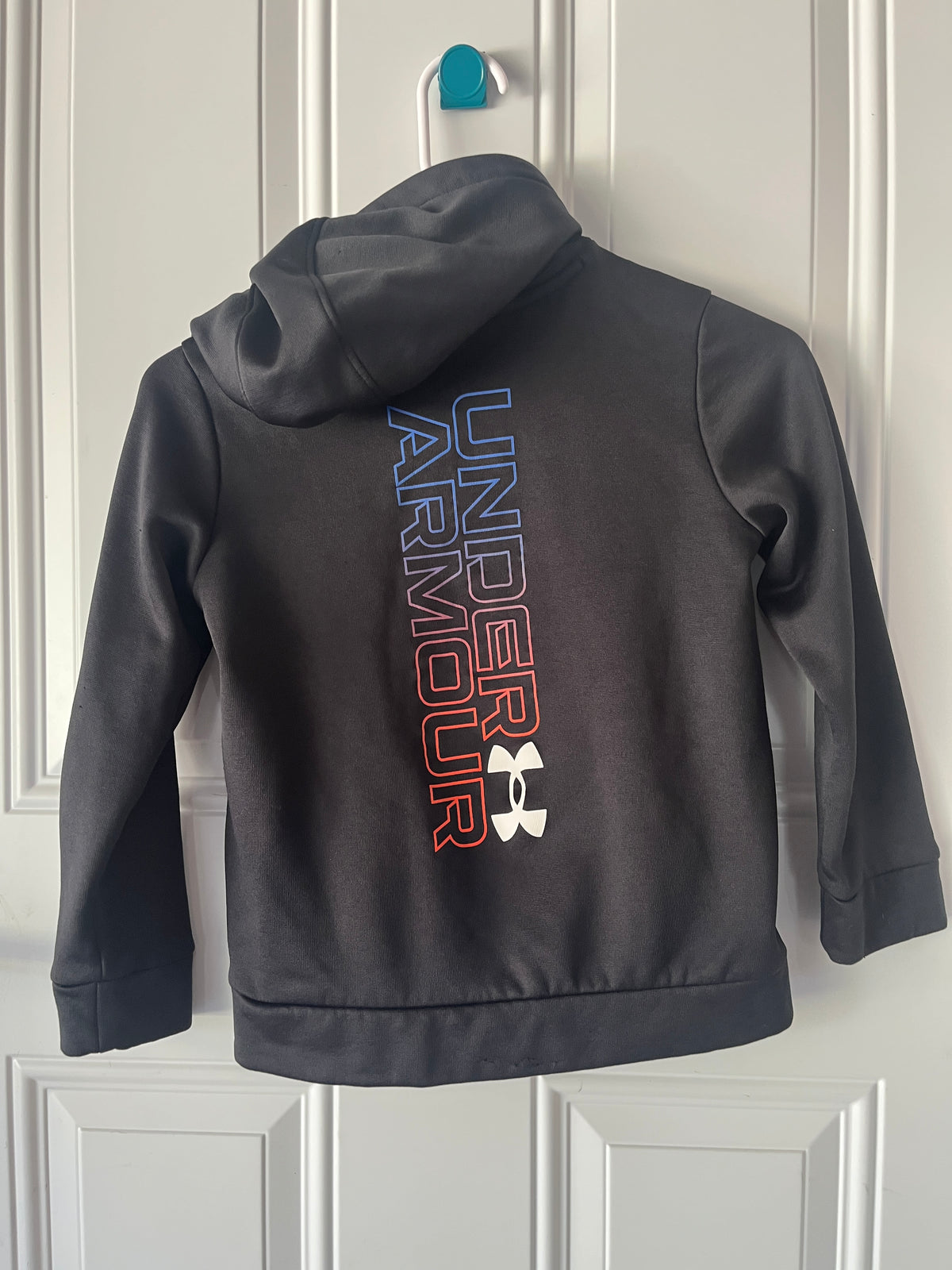 135 Under Armour, YS, hoodie, EUC