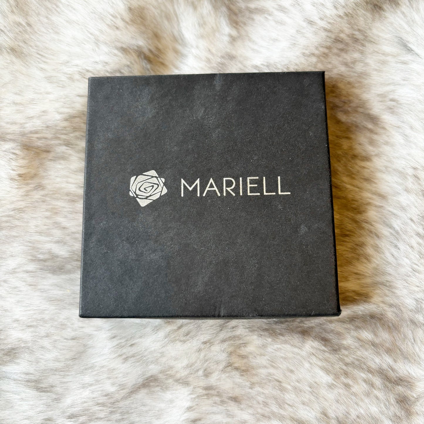 #58 NWT Mariell Gold Teardrop Earrings